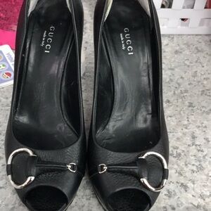 Black gucci shoes